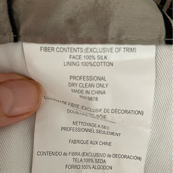 Four beige striped silk drapes - Picture 1 of 2